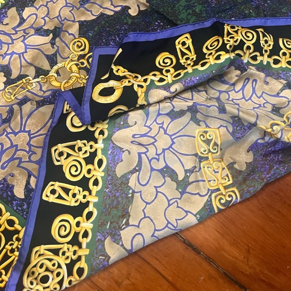 Celine EUC silk large scarf blue green gold chain motif - Picture 4 of 9